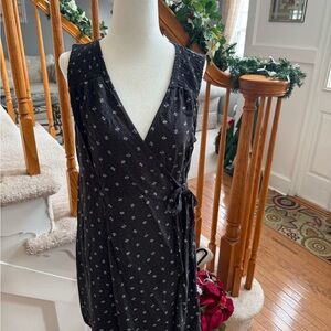 Universal Thread Black and White Floral Midi Wrap Dress